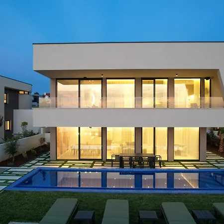 Villa Adria - Seafront B- Quiet Beachfront Retreat With Private Pool Zaton (Zadar)