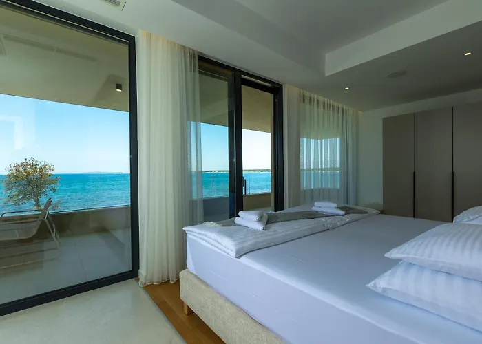 Adria Seafront Family B Private Pool Zaton (Zadar)