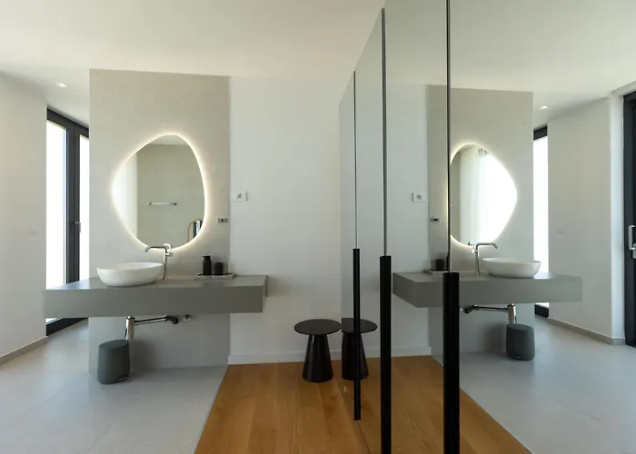 Adria - Seafront B- Quiet Beachfront Retreat With Private Pool ヴィラ *