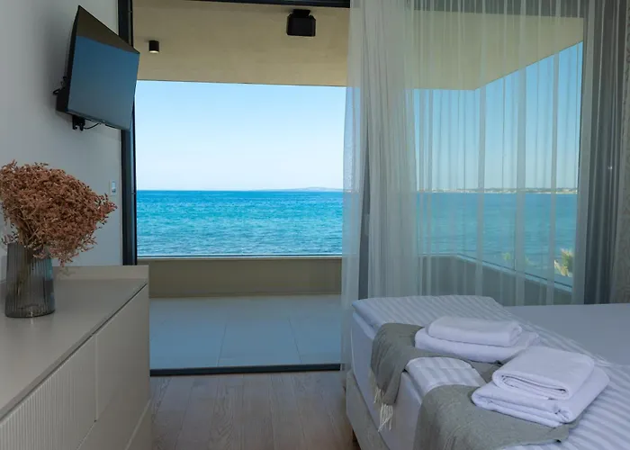 ヴィラ Adria - Seafront B- Quiet Beachfront Retreat With Private Pool