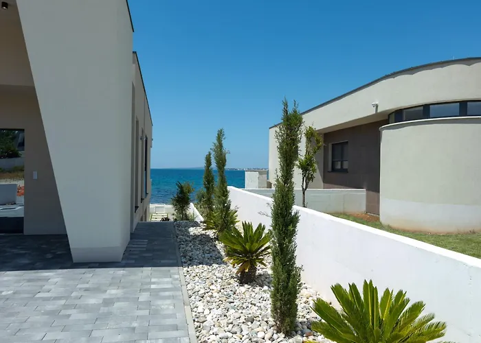 Adria Seafront Family B Private Pool Villa Zaton (Zadar)