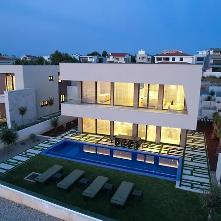 Adria Seafront Family B Private Pool Villa *