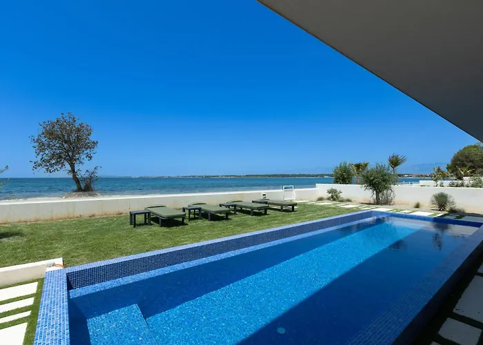 Adria Seafront Family B Private Pool *