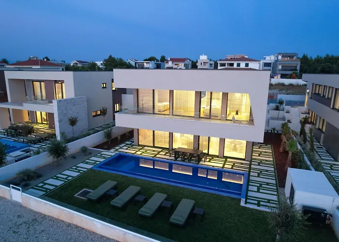 Adria Seafront Family B Private Pool Villa *
